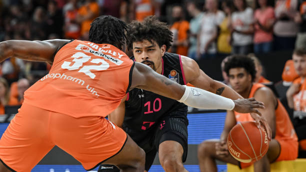 他不仅贡献 他不仅贡献