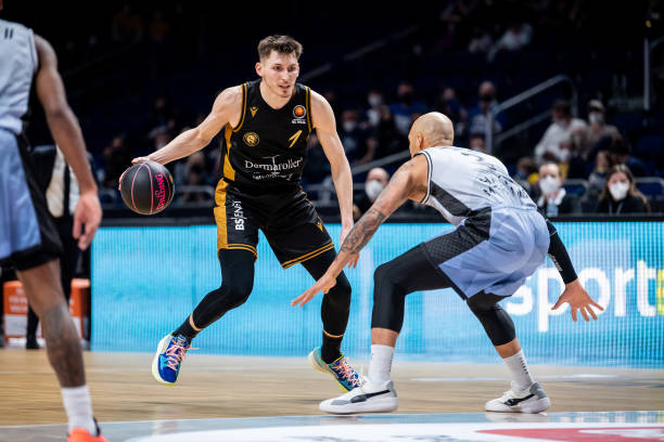 它通过直播 它通过直播